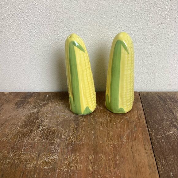 Vintage Corn On The Cob Salt and Pepper Shakers - Picture 2 of 7